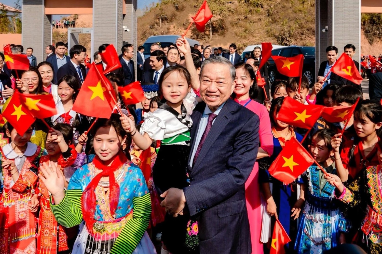 Tổng Bí thư Tô Lâm dự lễ khánh thành trường Nội trú Liên cấp